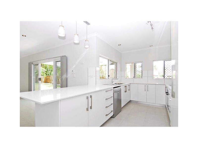 28 Lamb Street, Smithfield QLD 4878