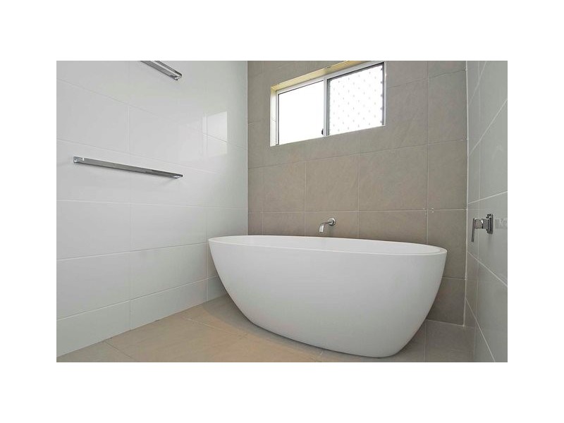 28 Lamb Street, Smithfield QLD 4878