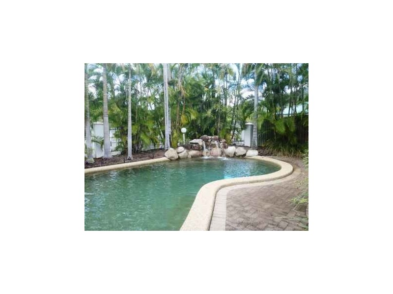 1/70 Cedar Road, Palm Cove QLD 4879