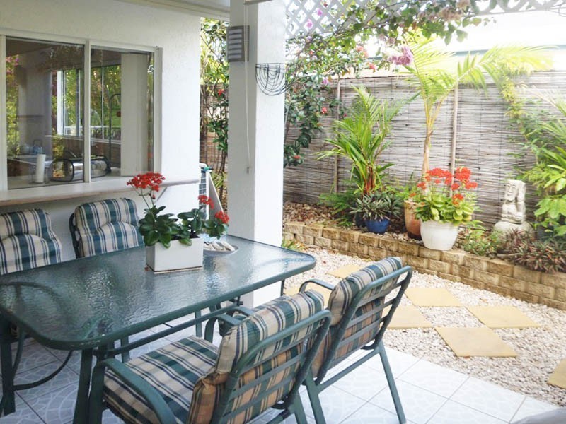 1/70 Cedar Road, Palm Cove QLD 4879