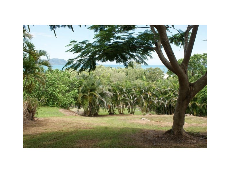 28 Mission Beach Road, Mission Beach QLD 4852