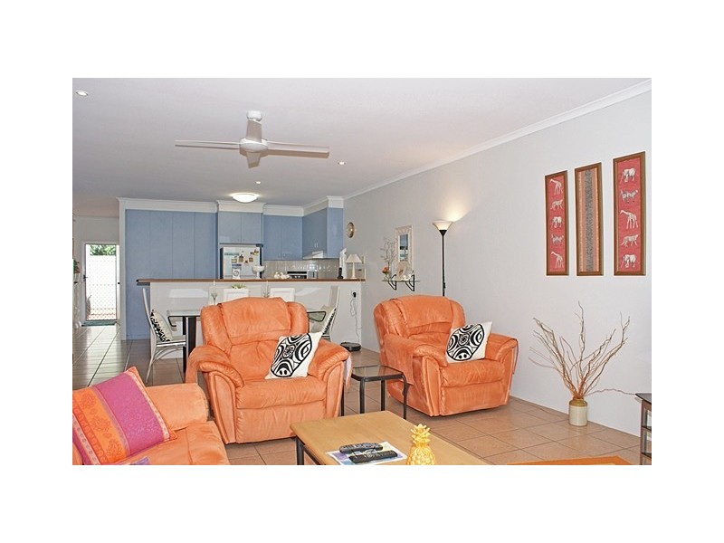 31/24 Warren Street, Palm Cove QLD 4879