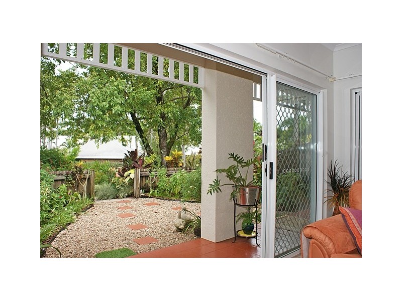 31/24 Warren Street, Palm Cove QLD 4879