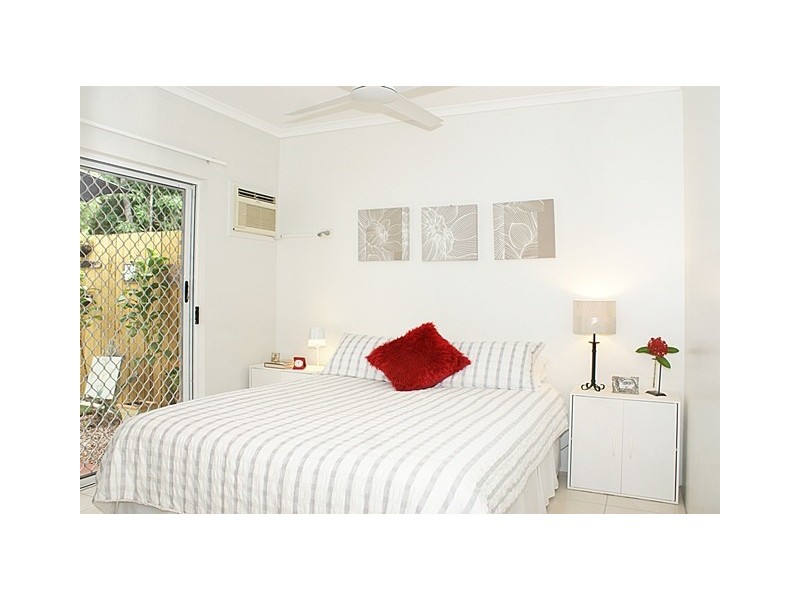 31/24 Warren Street, Palm Cove QLD 4879
