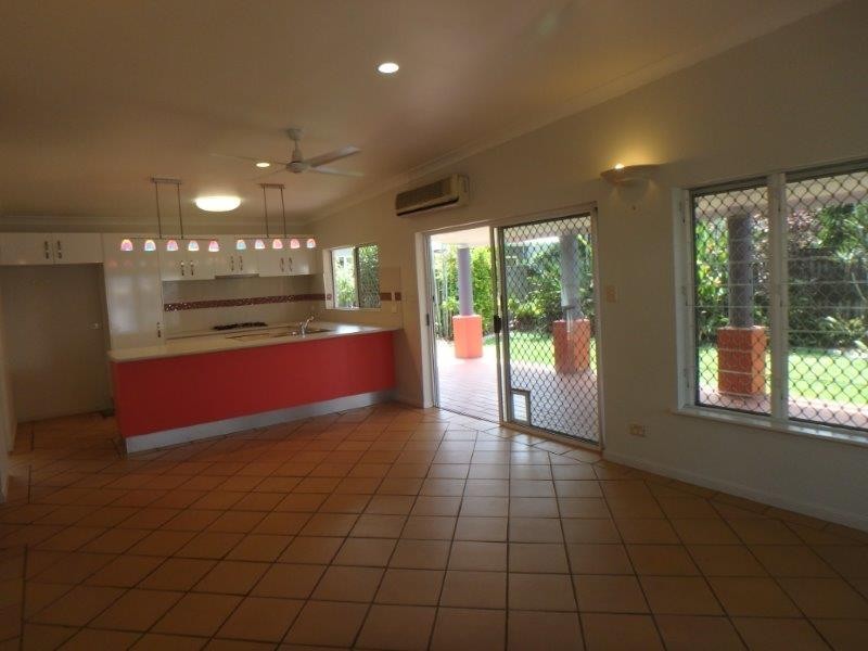 13 Garnet Street, Smithfield QLD 4878