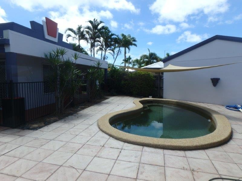 13 Garnet Street, Smithfield QLD 4878