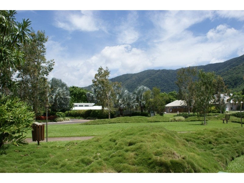 57 Oceans Drive, Palm Cove QLD 4879