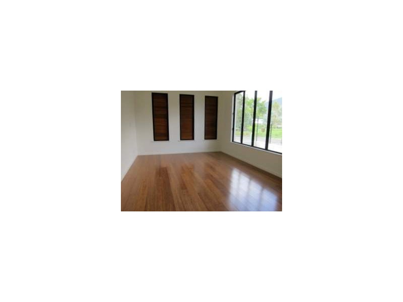 57 Oceans Drive, Palm Cove QLD 4879