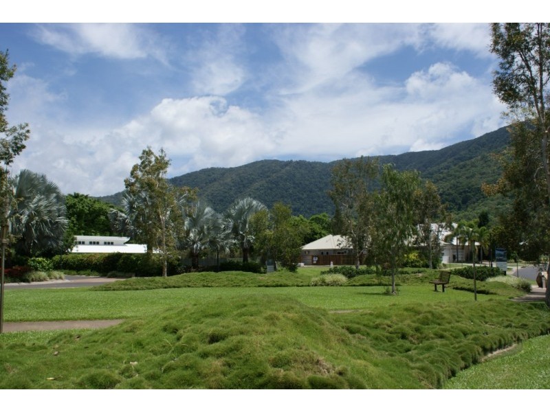 57 Oceans Drive, Palm Cove QLD 4879