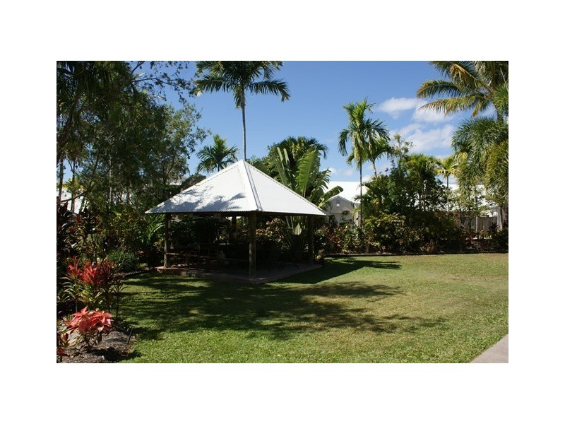 33/24 Warren Street, Palm Cove QLD 4879