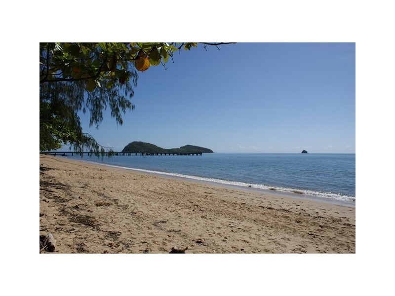 33/24 Warren Street, Palm Cove QLD 4879