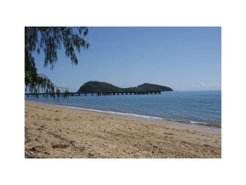33/24 Warren Street, Palm Cove QLD 4879