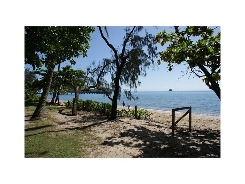 33/24 Warren Street, Palm Cove QLD 4879