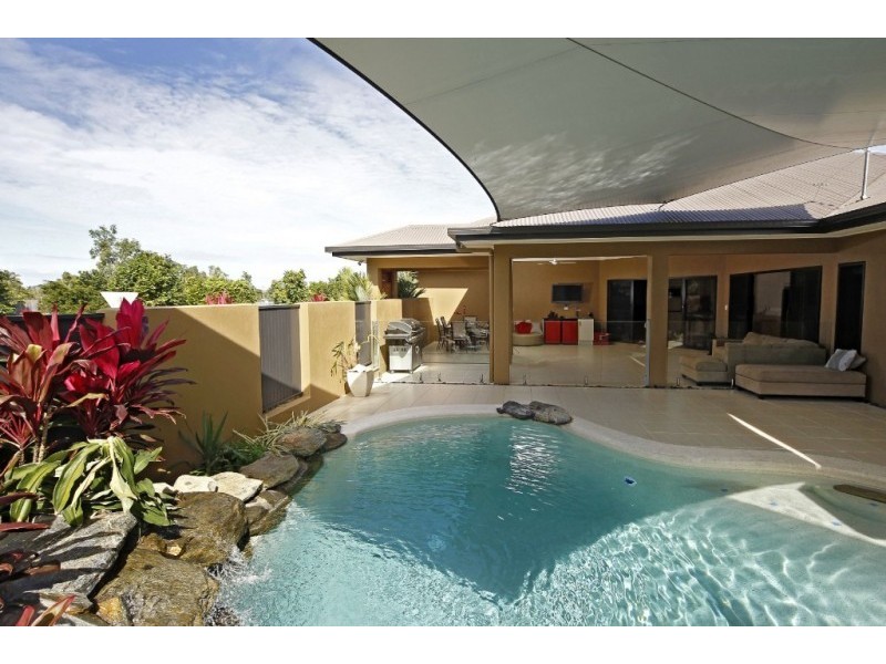 85 Roberts Drive, Trinity Beach QLD 4879