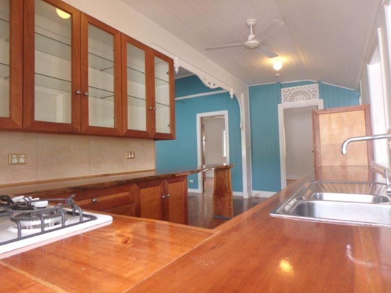 74 Enmore Street, Manoora QLD 4870