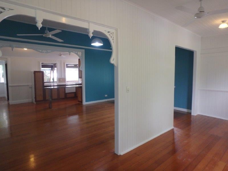 74 Enmore Street, Manoora QLD 4870