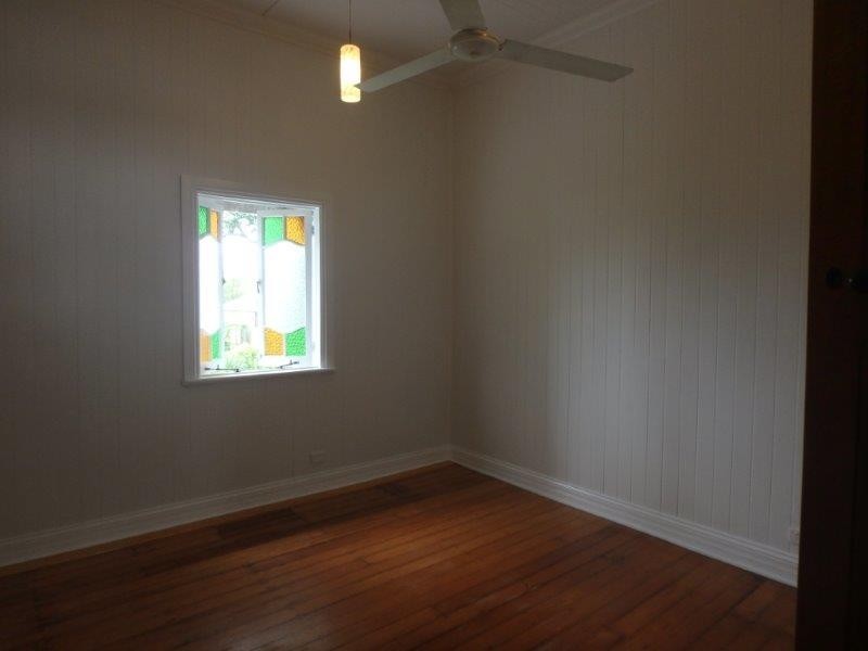 74 Enmore Street, Manoora QLD 4870