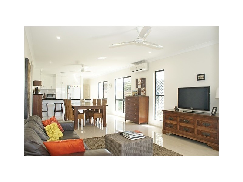14 Brockman Way, Smithfield QLD 4878