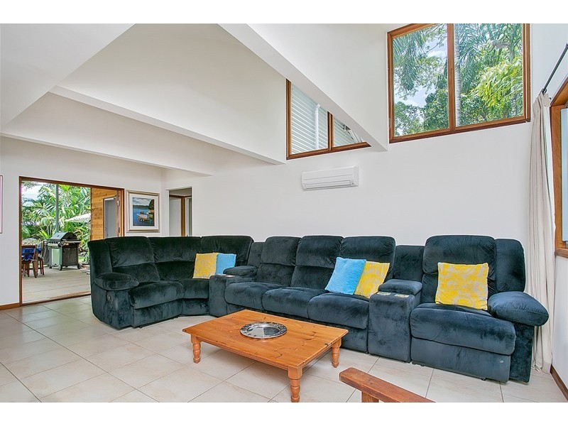 10 Strombus Avenue, Trinity Beach QLD 4879