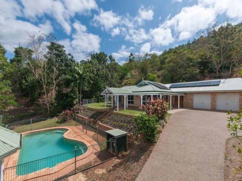 9 Mt William Close, Redlynch QLD 4870