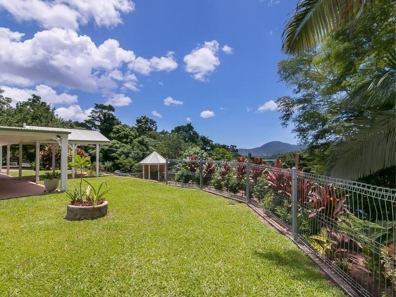 9 Mt William Close, Redlynch QLD 4870