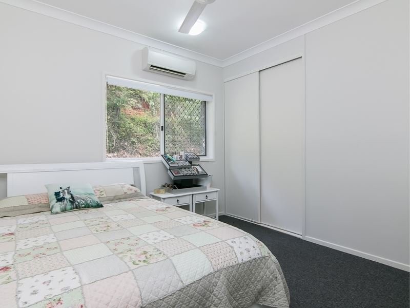 9 Mt William Close, Redlynch QLD 4870