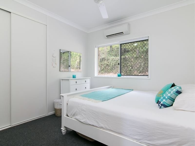 9 Mt William Close, Redlynch QLD 4870