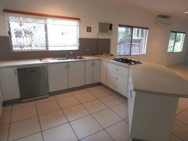 4 Bligh Close, Clifton Beach QLD 4879