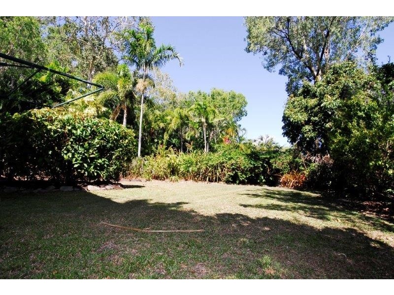 4 Bligh Close, Clifton Beach QLD 4879