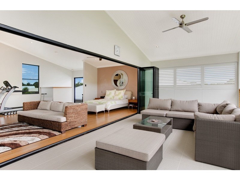 7 Icefire Quay, Trinity Park QLD 4879