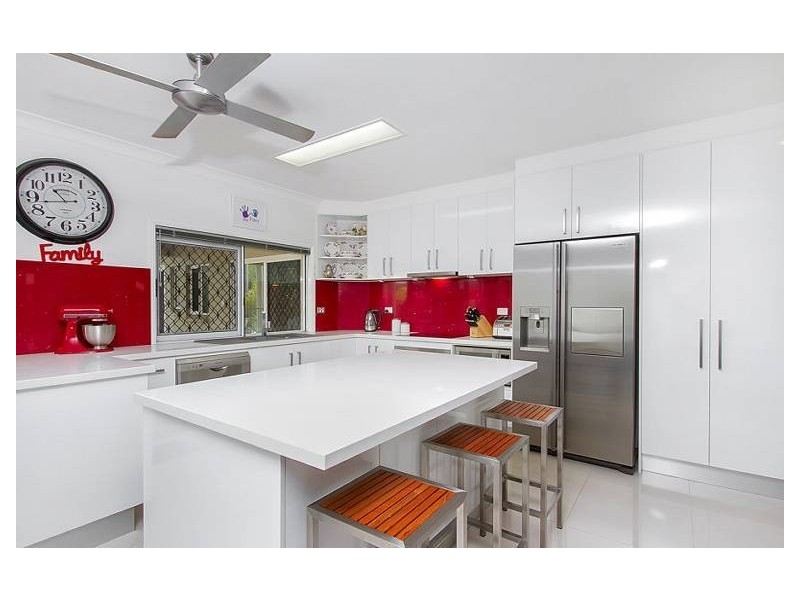 6 Pellowe Street, Clifton Beach QLD 4879