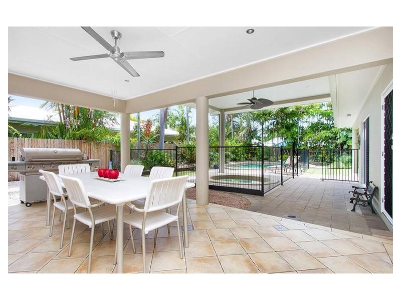 6 Pellowe Street, Clifton Beach QLD 4879