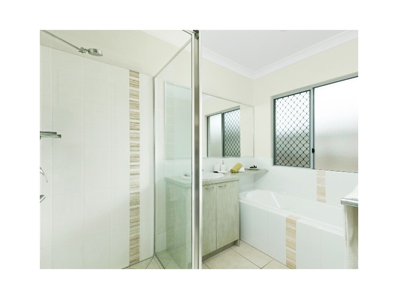 105 Roberts Drive, Trinity Beach QLD 4879