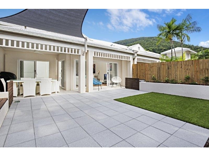 21/24 Warren Street, Palm Cove QLD 4879
