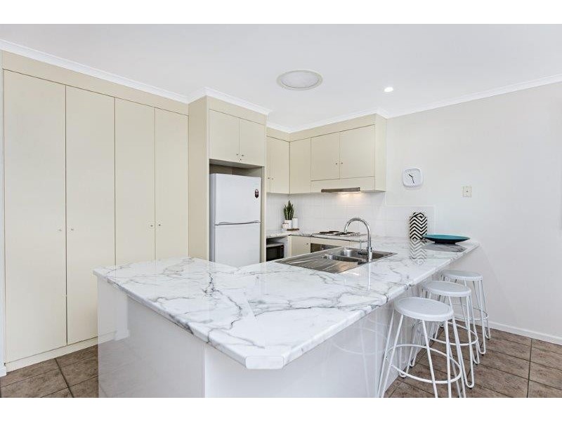 21/24 Warren Street, Palm Cove QLD 4879