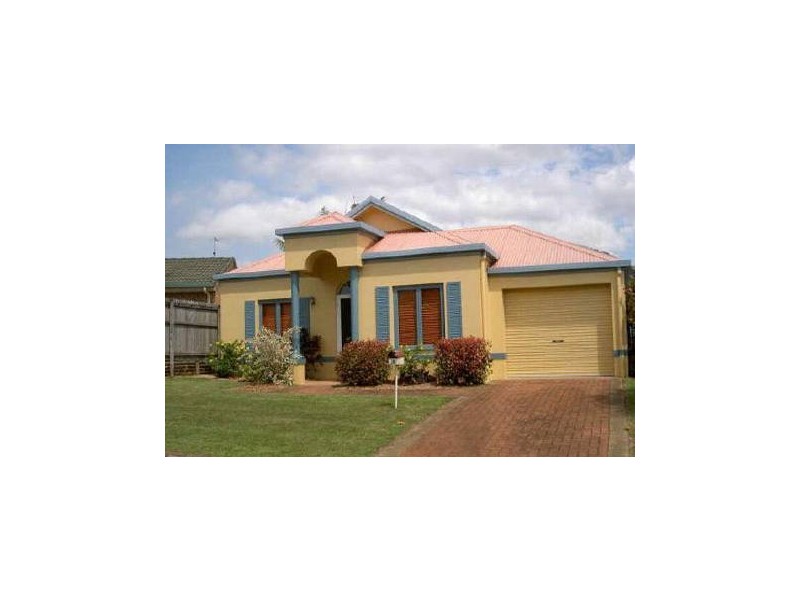 18 Sherwood Close, Brinsmead QLD 4870