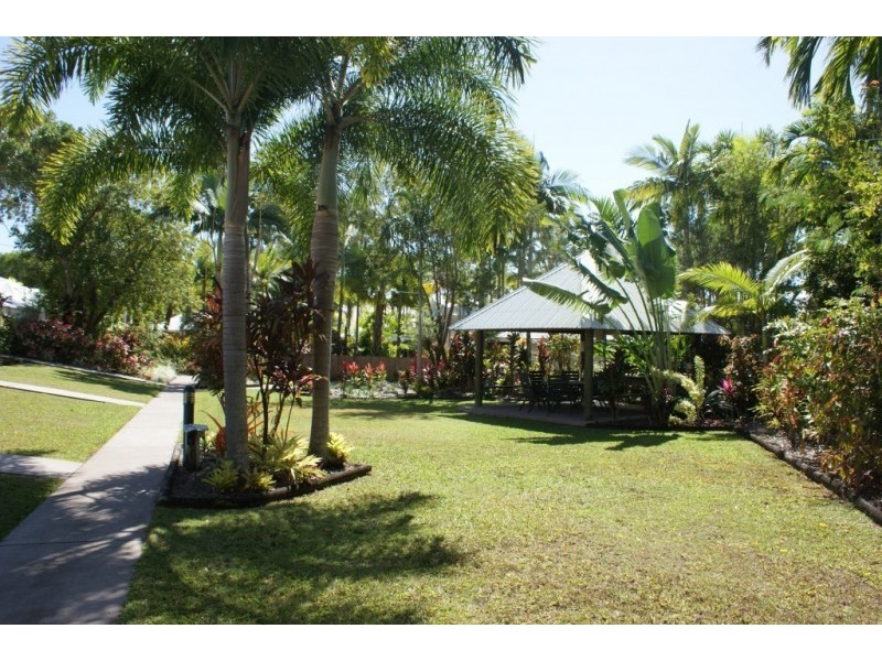 20/24 Warren Street, Palm Cove QLD 4879