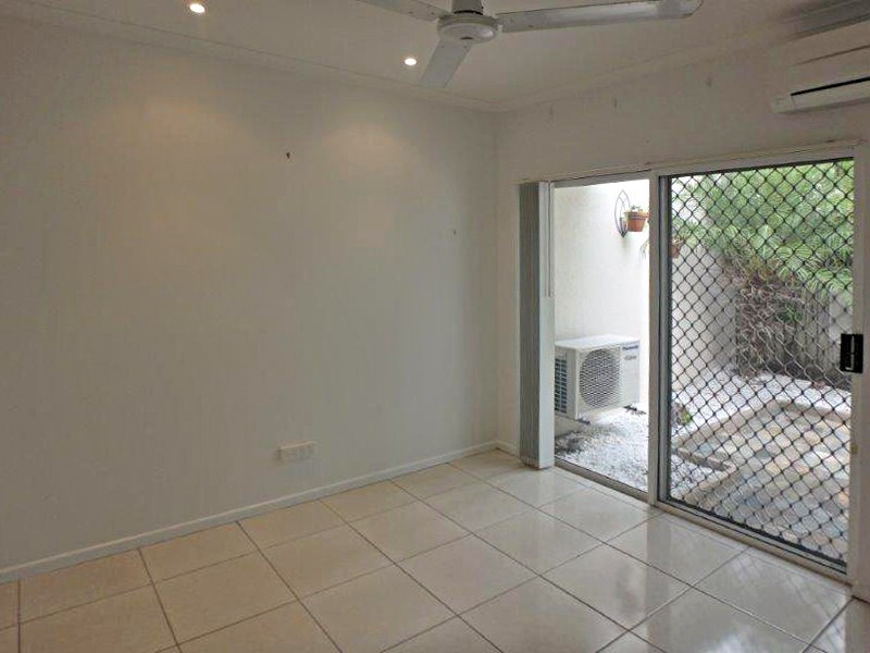 20/24 Warren Street, Palm Cove QLD 4879