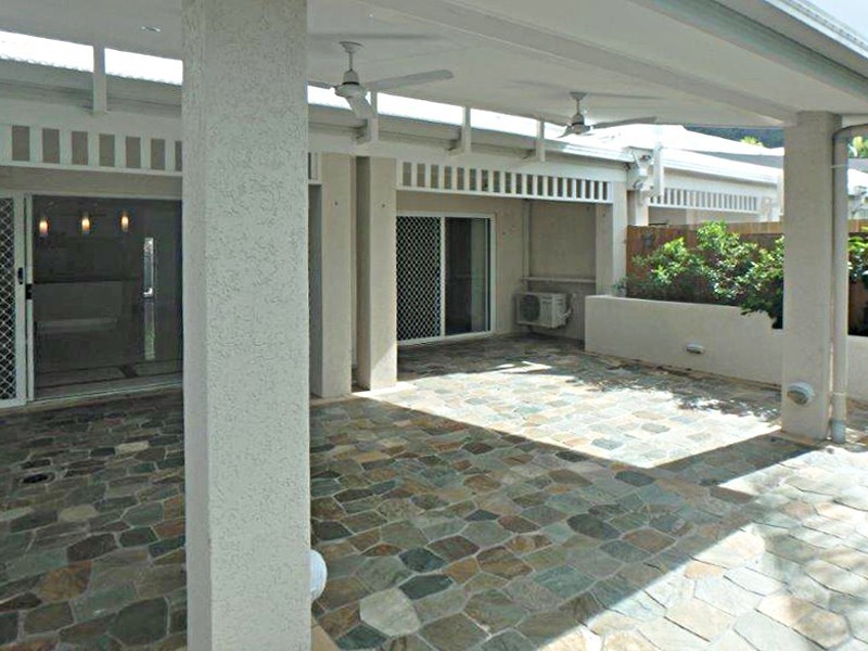 20/24 Warren Street, Palm Cove QLD 4879