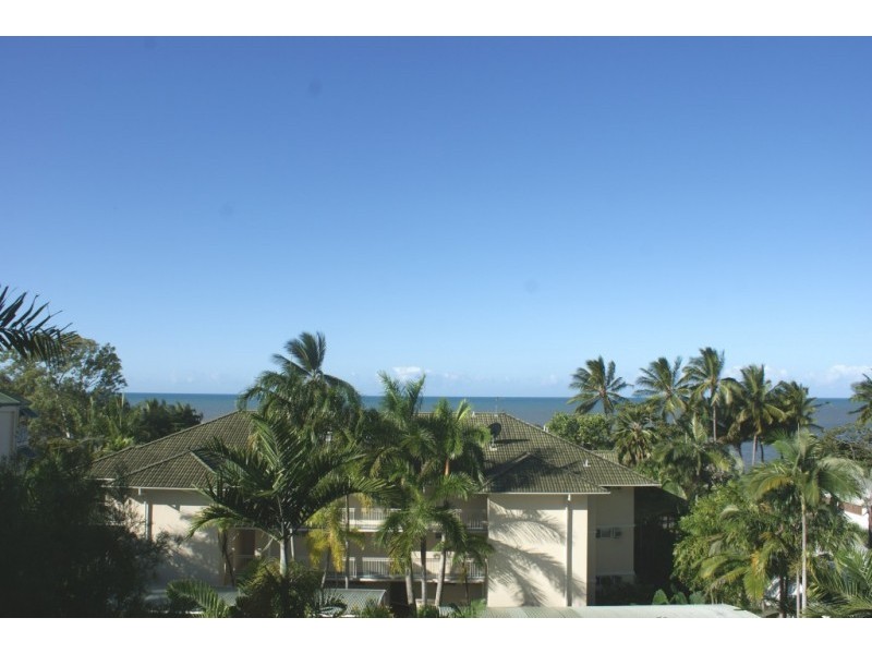 1/38 Moore Street, Trinity Beach QLD 4879