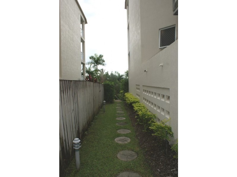 1/38 Moore Street, Trinity Beach QLD 4879