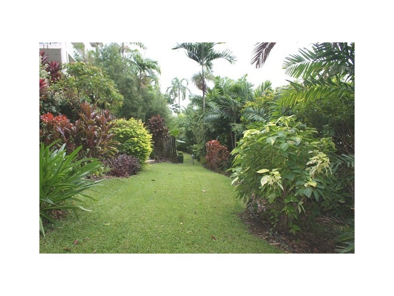 1/38 Moore Street, Trinity Beach QLD 4879