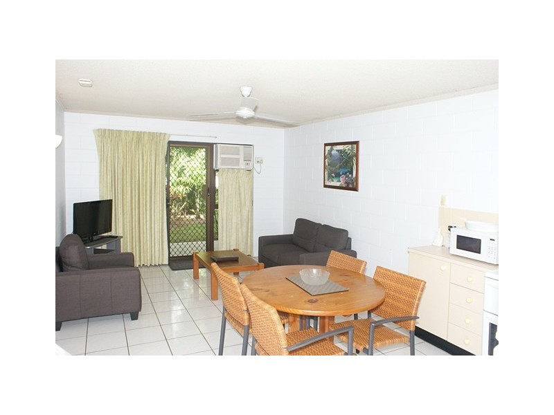 2/63-65 Moore Street, Trinity Beach QLD 4879