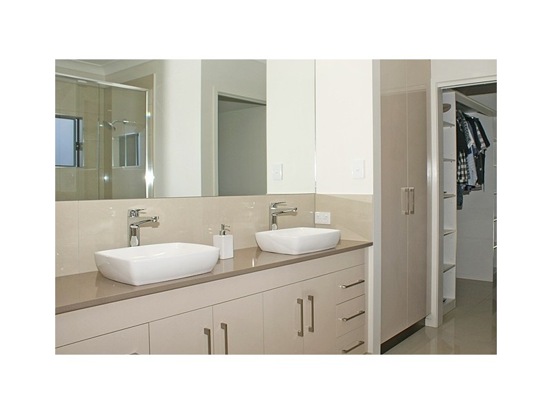 5 Bluecove Circuit, Trinity Park QLD 4879