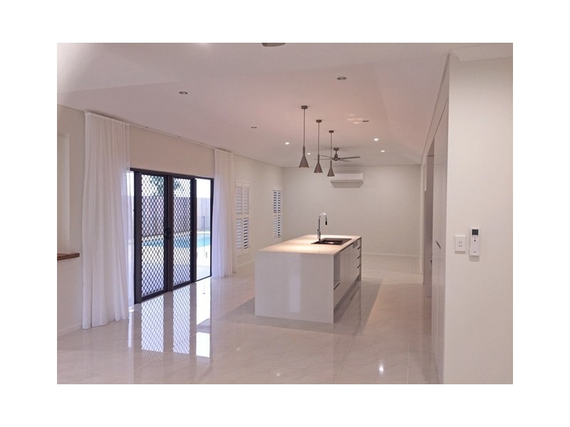 3 Amberwood Crescent, Smithfield QLD 4878