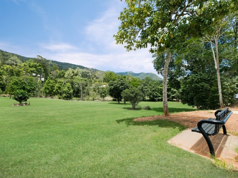 3 Amberwood Crescent, Smithfield QLD 4878