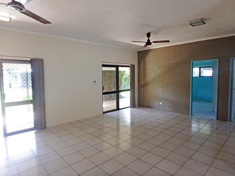 2 Melinga Close, Caravonica QLD 4878