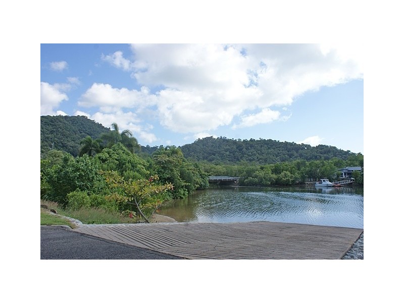 33 Riverside Parade, Trinity Park QLD 4879