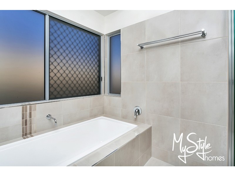 21 Bluecove Circuit, Trinity Park QLD 4879