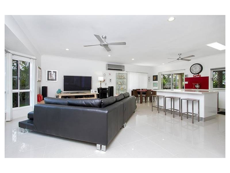 6 Pellowe Street, Clifton Beach QLD 4879